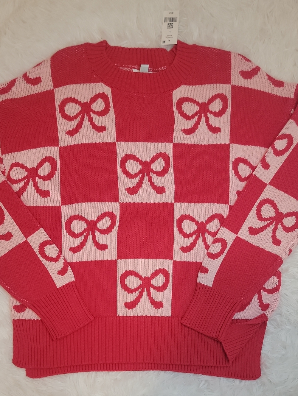 NWT Women’s Red & Light Pink Checkerboard Bow Sweater. Large